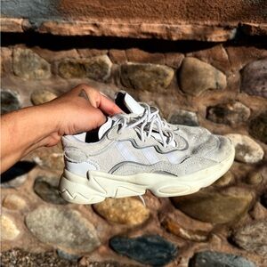 Adidas Ozwigo White Cream & grey Sneakers